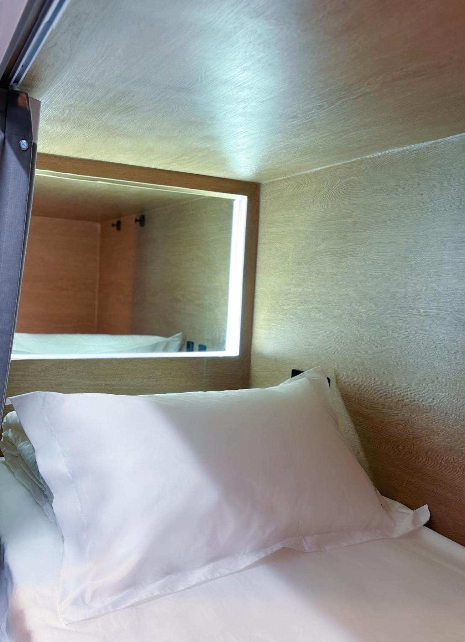 L YOUNG Inn Capsule Hotel Myeongdong — photo 6