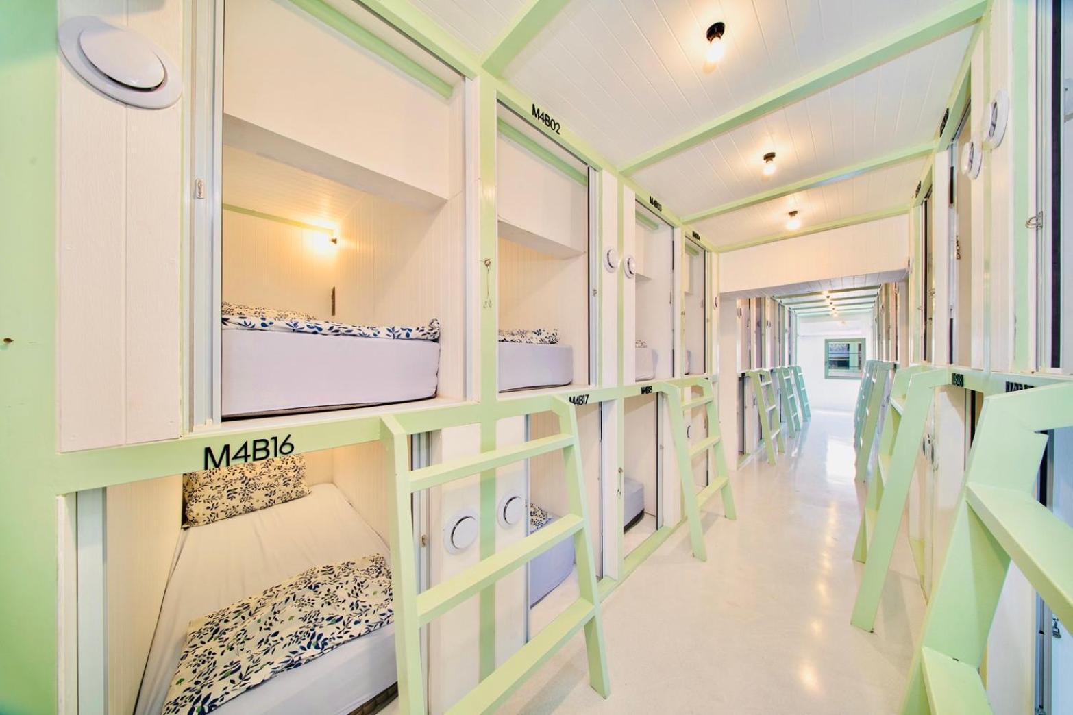 Easy Monday Pool Capsule Hotel - Old Town Bangkok — thumbnail 2