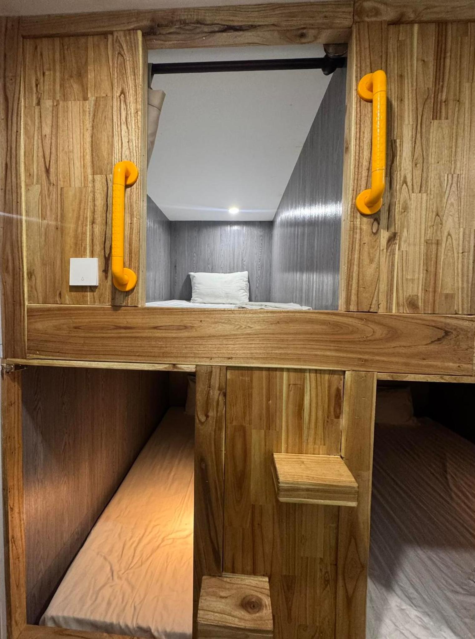 VNJ Capsule 388 — photo 11