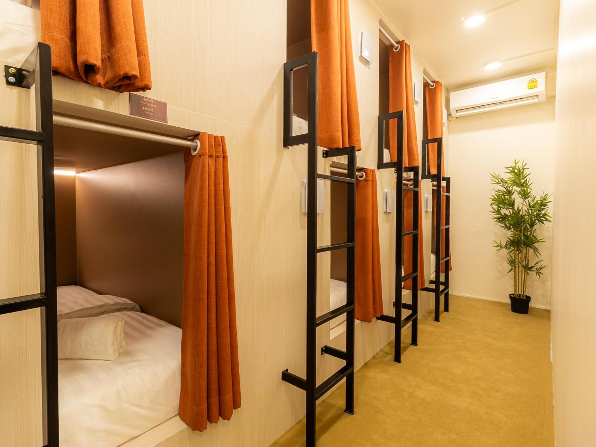 Social Pod Khao San Hostel — photo 12