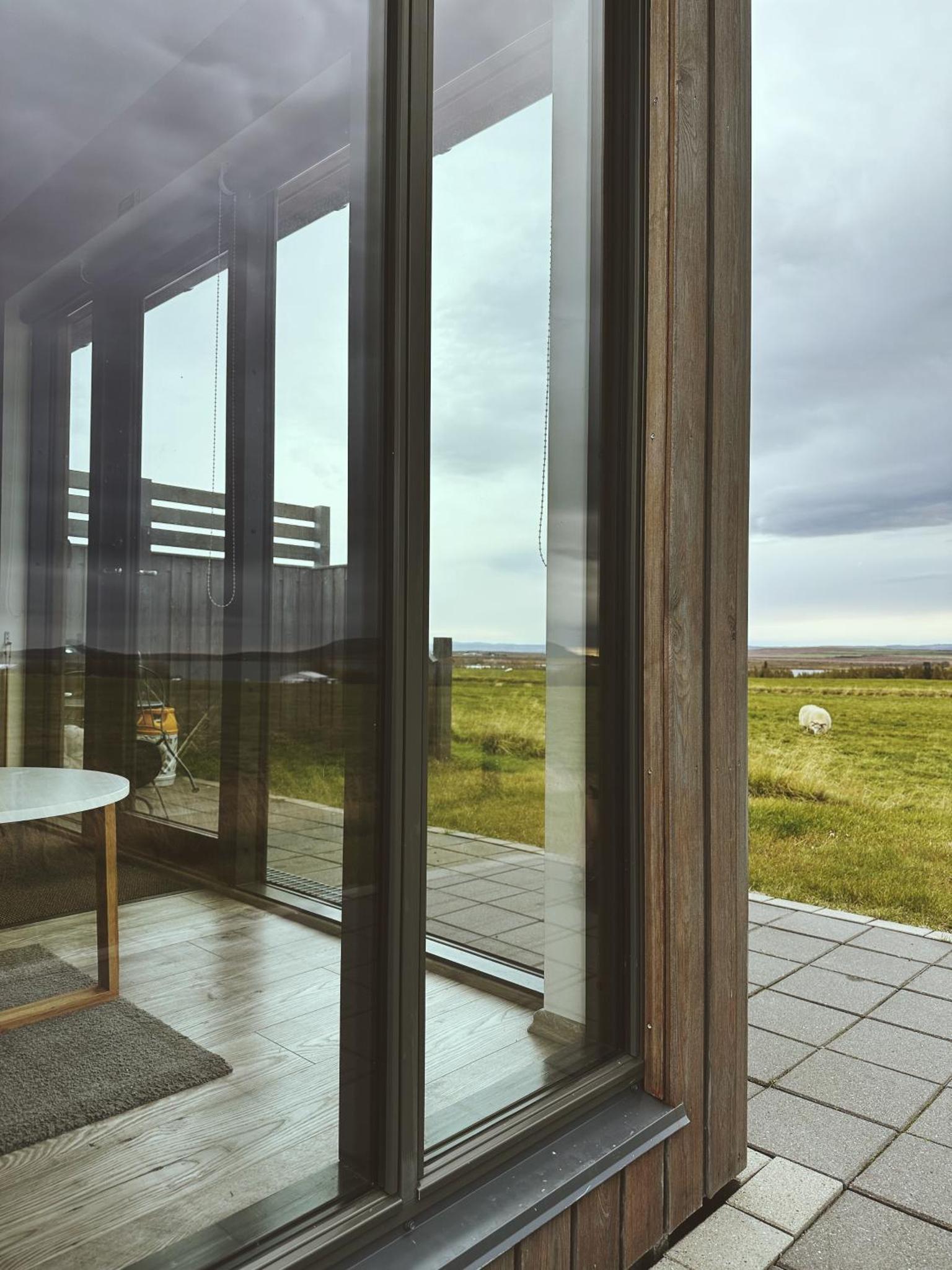 Austurey Cottages — thumbnail 2