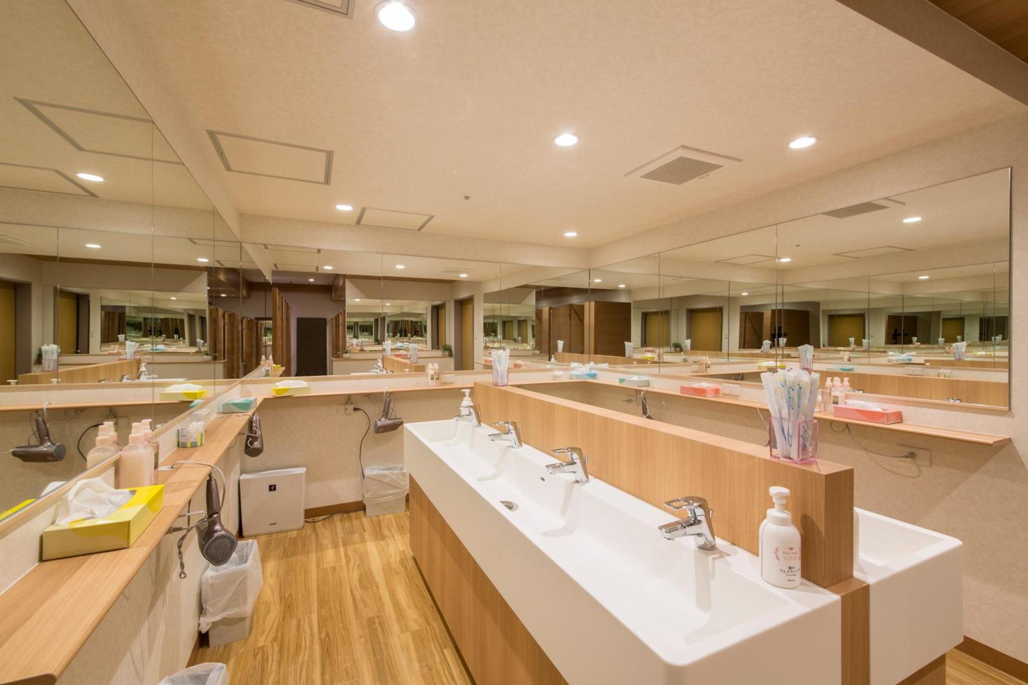Shinjuku Kuyakusho-mae Capsule Hotel — photo 8