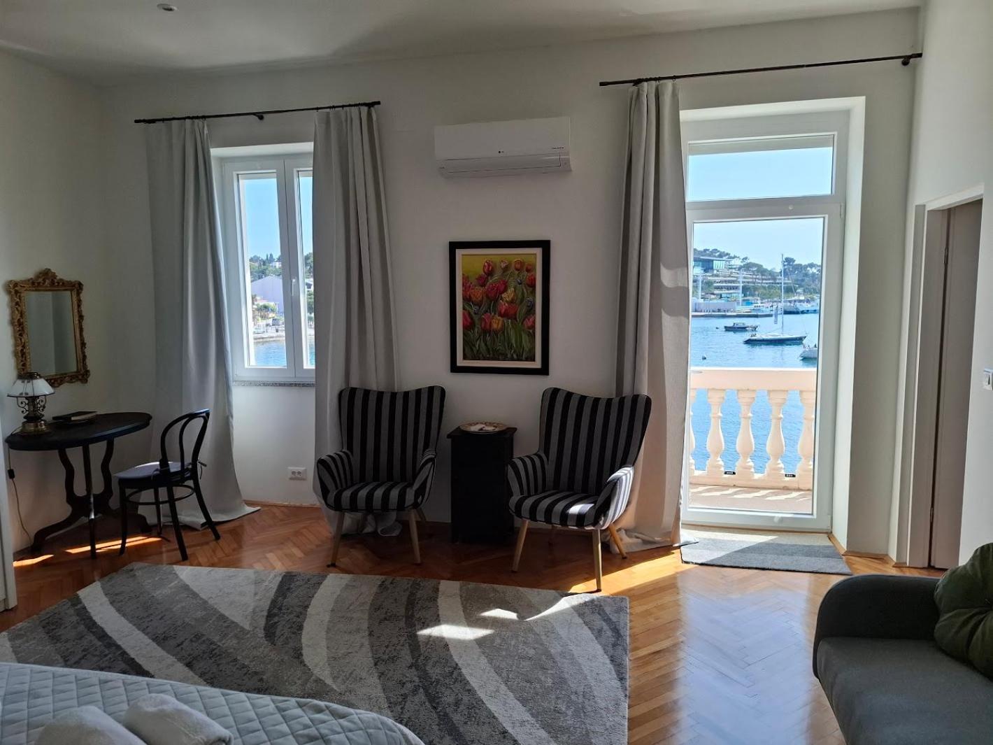 Royal Balcony al Mare — thumbnail 4