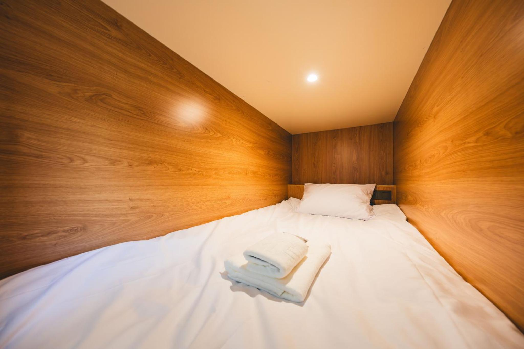 Takt Jongno Female Only Capsule Hotel