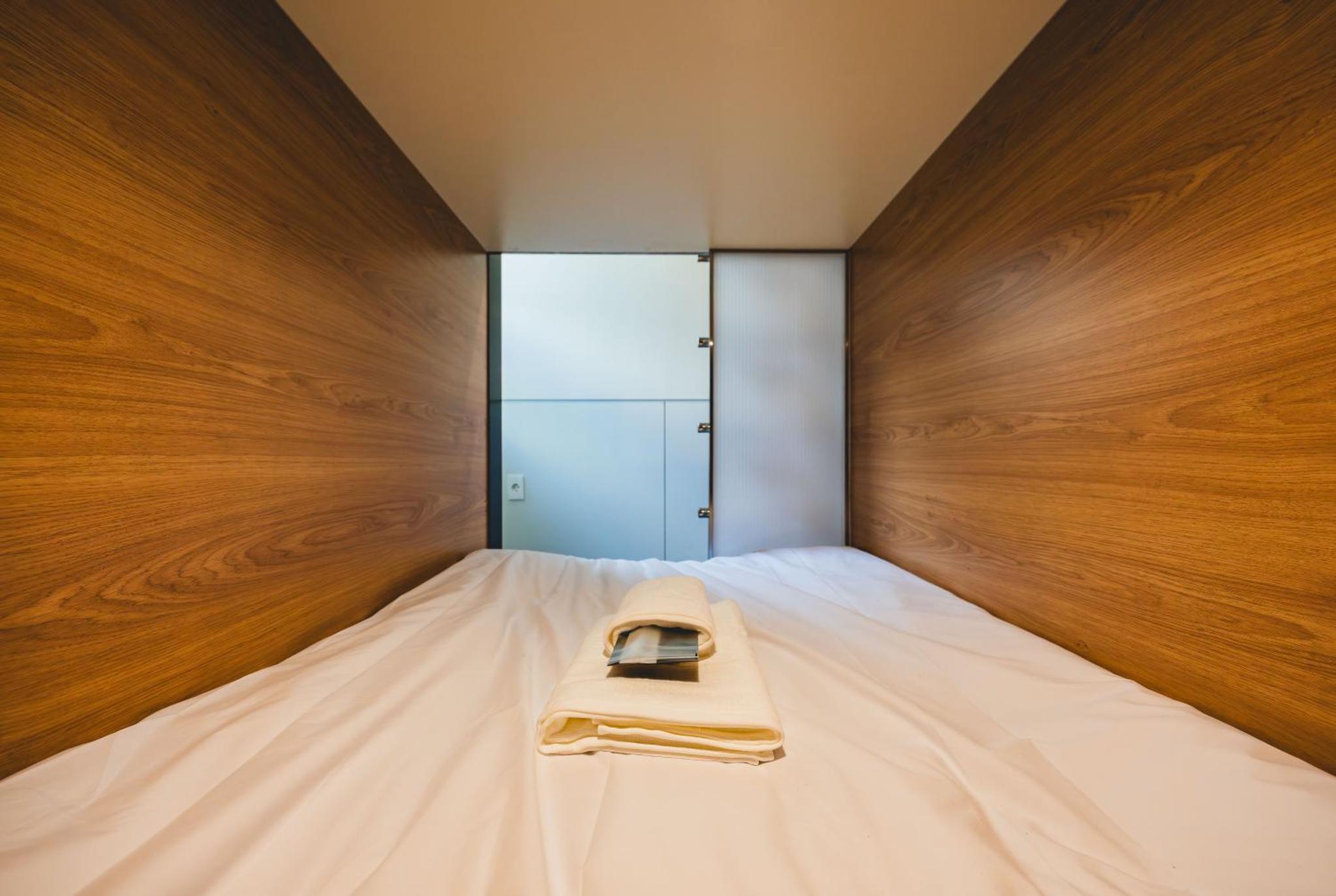 Takt Jongno Female Only Capsule Hotel — photo 7