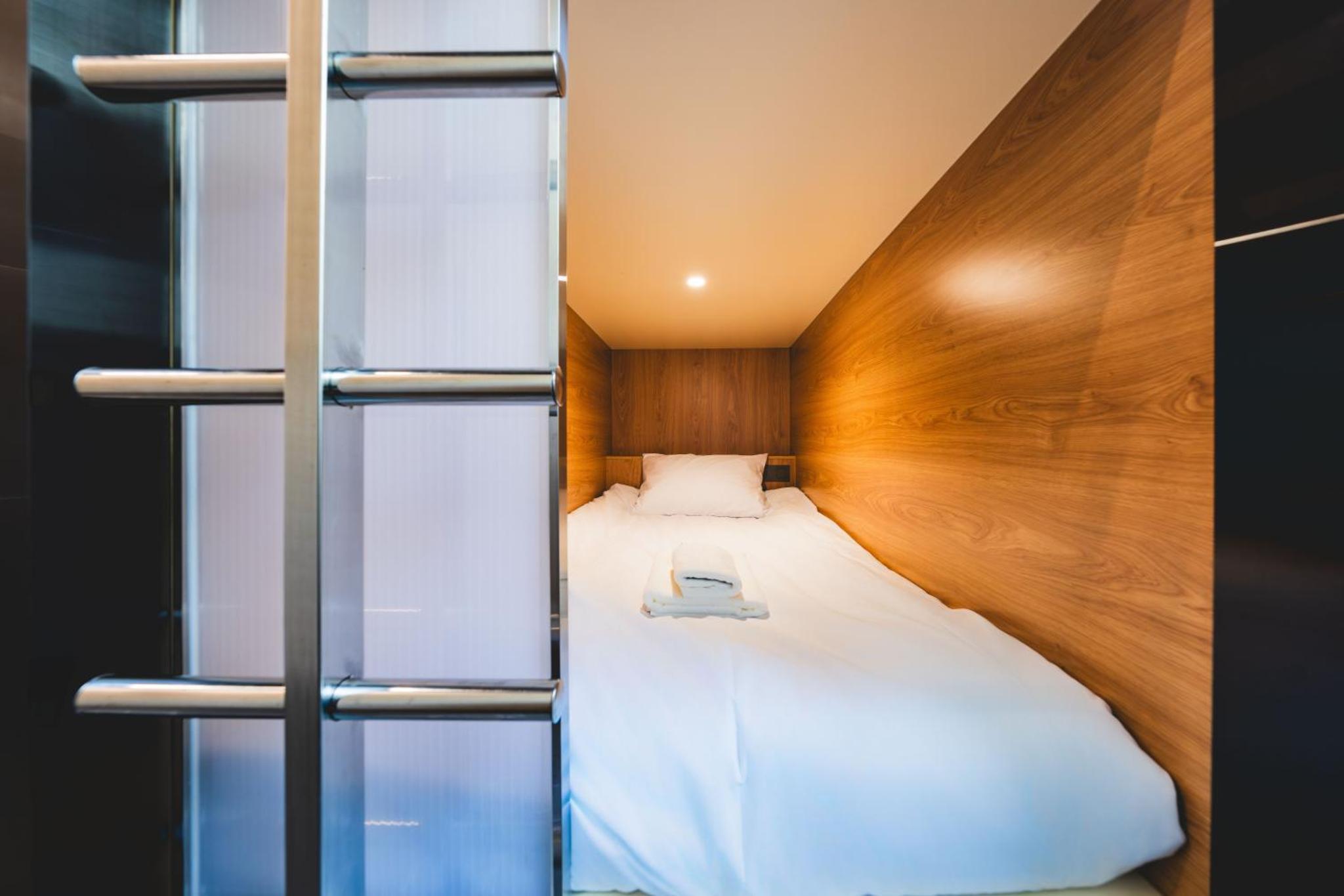 Takt Jongno Female Only Capsule Hotel — photo 8