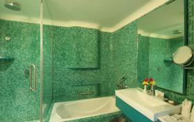 The Golden Crown Hotel & Spa