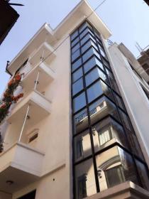 Four Red Doors Apartments