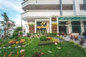 Infinity 28 Condominium