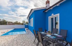 Blue Holiday House with Private Pool