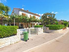 Apartments Miro 1184