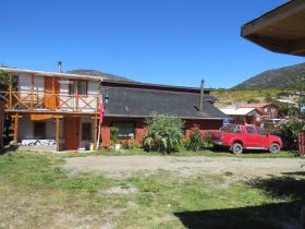 Hostal y Cabañas Perla del Lago