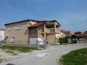 Cozy apartments near Queen beach Nin - Karlovacka I - AE1483