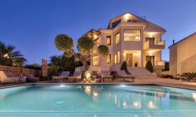 Pasithea Elegant Villa