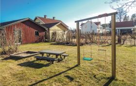 Beautiful home in Grnna with 3 Bedrooms and WiFi