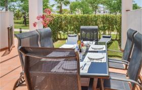 Stunning apartment in Alhama de Murcia with 3 Bedrooms, WiFi and Swimming pool