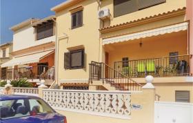 Beautiful apartment in Oliva with 2 Bedrooms and WiFi