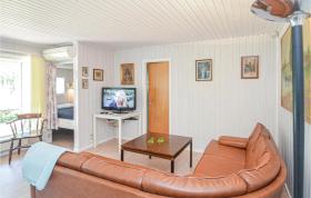 Beautiful home in Væggerløse w/ WiFi and 3 Bedrooms