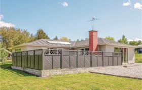 Stunning home in Fars with 3 Bedrooms, WiFi and Indoor swimming pool