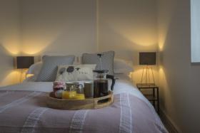 Tegannedd - Luxury Grade II Listed Cottage With Hot Tub