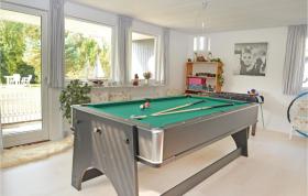 Four-Bedroom Holiday home Væggerløse with a Fireplace 07