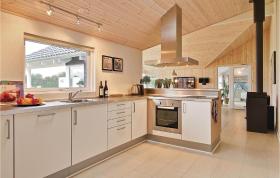 Stunning home in Sydals with 5 Bedrooms, Sauna and WiFi