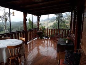 CABAÑA SOBRE LAS NUBES DE JARDIN DE DOTA