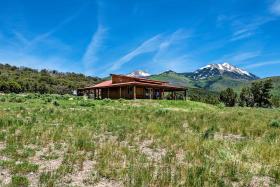 5-Acre Moab Studio with BBQ and Stunning Mtn Views