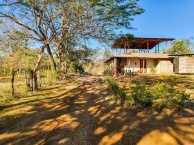 Casa Ital-Tico, Playa Negra