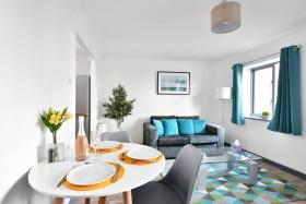 Xclusive Living Stay in City Centre, Kings Court