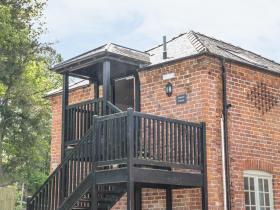 Orchard cottage, Newtown