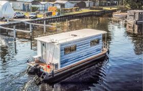 Nice ship/boat in Hennigsdorf w/ 1 Bedrooms