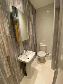 Aaron Wise - 17 Fitzhamon Apartments