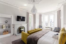 Sweeney Apartments & Rooms