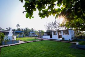 Treebo Trend Lands End Beach Resort Morjim