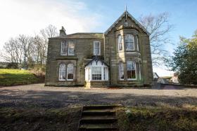 6 Bedroom Home - Newton Manor House