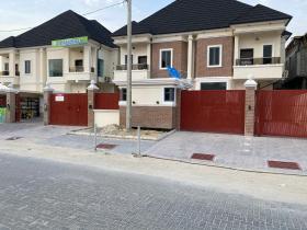 Luxurious and Inviting 4-Bed House in chevro-Lekki