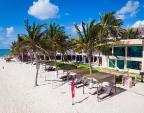 Le Reve by MIJ - Beachfront Hotel