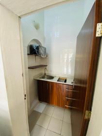 House 12 studios & suites