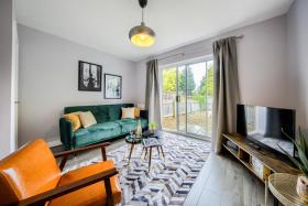 Coventry Contemporary House, M6, CBS Arena - RICOH, Private Parking, Sleeps 5, by EMPOWER HOMES