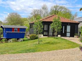 Inviting 2 bedroom barn conversion rural Norfolk