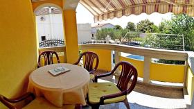 Apartments Amalia - family friendly with parking