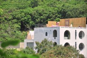 Distant Mountain Forest Wild Luxury Homestay