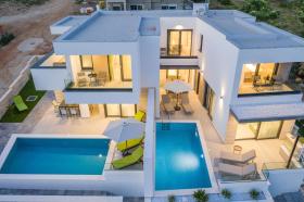 Luxury Villas Joy