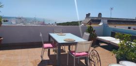 APARTAMENTOS ATLÁNTIKA, centro de Conil, sólo familias