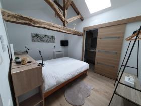 Room in Guest room - Les Chambres Des Vigealieres
