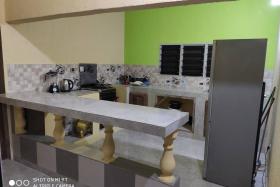 2 appartements connectés au wifi À Cotonou, dont 4 pièces meublés l'autre 2 pièces meublées, climatisés INTERNET, Rue 2381