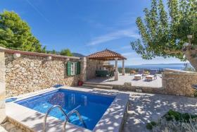 Villa Mate - with pool