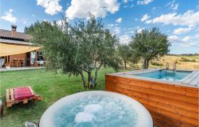 Stunning home in Tolentino with 2 Bedrooms and Internet