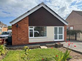 Modern and cosy walking distance to Castle & Town